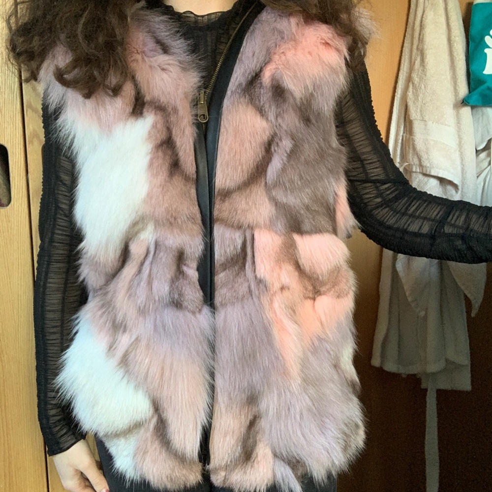Ozlana Fox Fur and Racoon Fur Vest - Picture 2 of 8